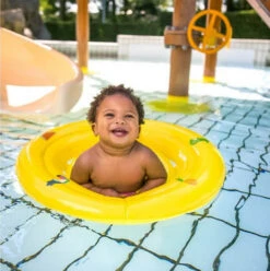 Swim Essentials Baby Float Geel 0-1 Jaar Zwemring -Kleintje Wereld swim essentials baby float geel 0 1 jaar zwemring 04