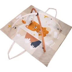 Tryco Leopard Lenny 2-in-1 XL Speelkleed En Opbergtas TR-140210 17 Tryco Leopard Lenny 2-in-1 XL Speelkleed En Opbergtas TR-140210 -Kleintje Wereld tr 140210 tryco leopard lenny playmat bag in 1 05