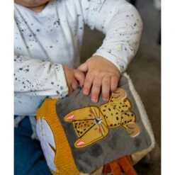 Tryco Jungle Activiteitenkubus TR-243339 -Kleintje Wereld tr 243339 8720663931955 activity cube jungle sfeer2