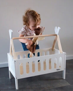 Tryco Tipi Houten Poppenbed TR-353013 -Kleintje Wereld tr 353013 tryco wooden tipi doll bed 02