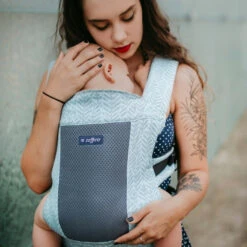 Zaffiro City Air Beige Leaves Ergonomische Draagzak 7398 -Kleintje Wereld zaffiro city air beige leaves draagzak 7398 8