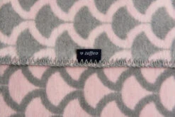 Zaffiro Grijs & Lichtroze Halve Cirkels 75 X 100 Cm Wiegdeken 40726 -Kleintje Wereld zaffiro deken halve cirkels grijs lichtroze ba1 3 2